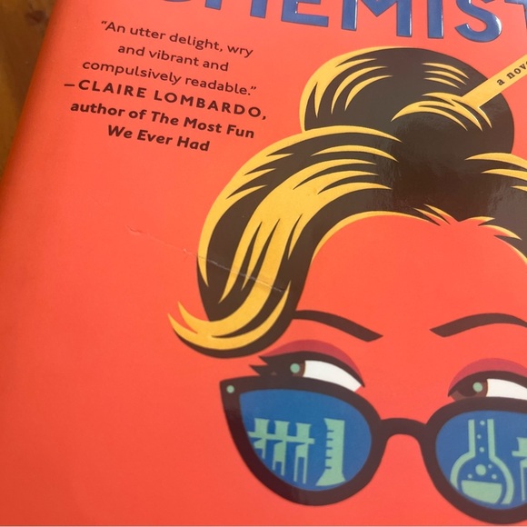 Lessons in Chemistry Book Hardcover by Bonnie Garmus - Picture 7 of 11